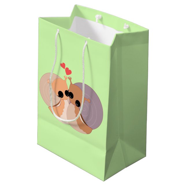 Snails Couple Gift Bag - Ihre Farben Mittlere Geschenktüte (Rückseite Schrägansicht)