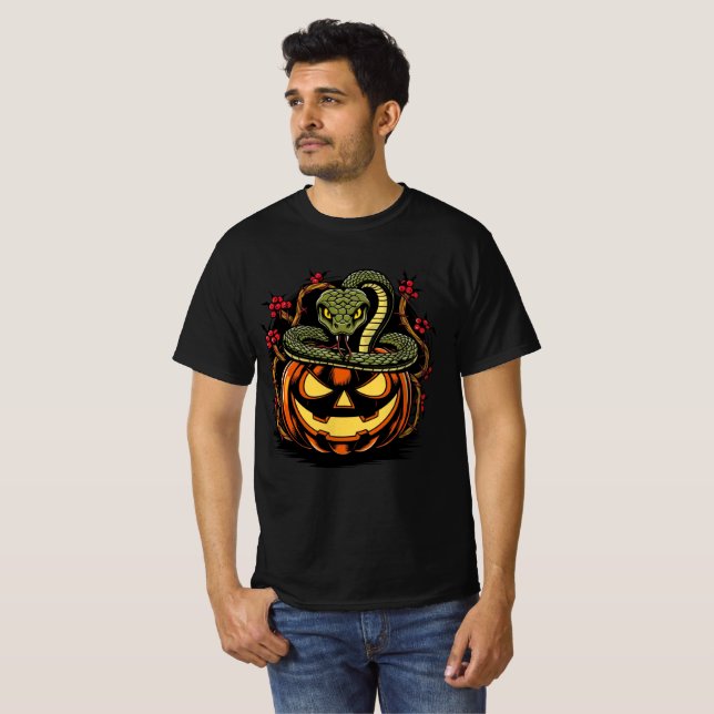 Snake Wrapped Around Jack-o'-Lantern Art T-Shirt (Vorne ganz)