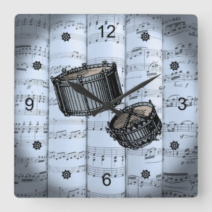 Snare Drums ~ Rolled Sheet Music ~ Blue Tint Back Quadratische Wanduhr
