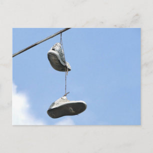 SNEAKER AUF POWER POSTKARTE