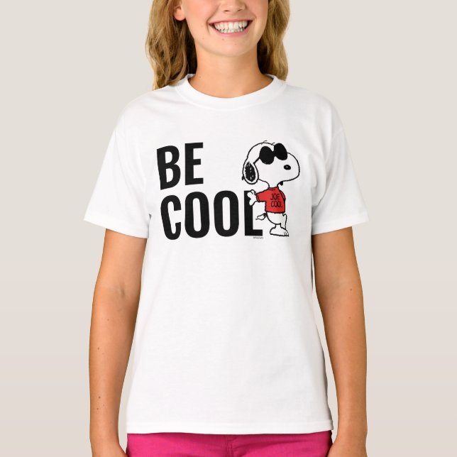 Snoopy "Joe Cool" Stehend T-Shirt (Vorderseite)