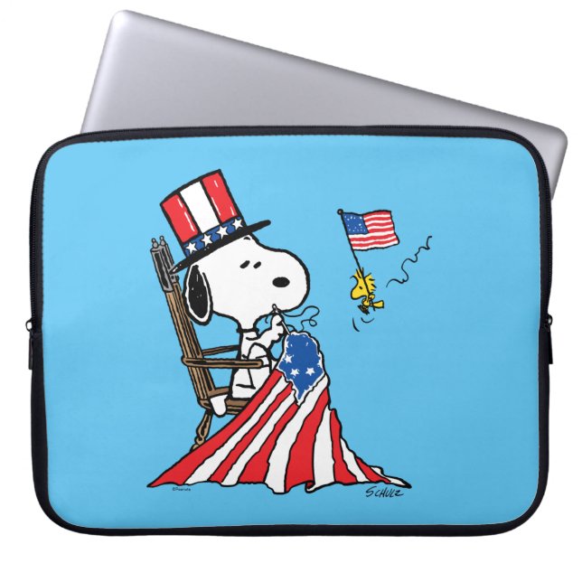 Snoopy Sewing 4. Juli Flagge Laptopschutzhülle (Vorderseite)