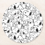 Snoopy Smile Giggle Laugh Pattern Runder Pappuntersetzer<br><div class="desc">Take a look at this super cute design featuring Snoopy fun various poses.</div>