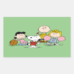 Snoopy und der Gang Play Football Rechteckiger Aufkleber