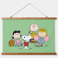 Snoopy und der Gang Play Football