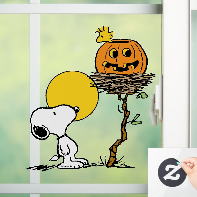 Snoopy und Holznest mit Jack O' Lantern Fensteraufkleber (Zuhause)
