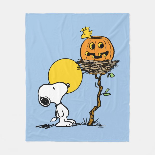 Snoopy und Holznest mit Jack O' Lantern Fleecedecke (Vorderseite)