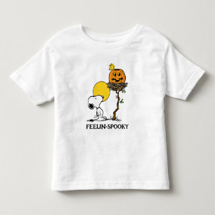 Snoopy und Holznest mit Jack O' Lantern Kleinkind T-shirt