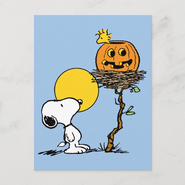 Snoopy und Holznest mit Jack O' Lantern Postkarte (Vorderseite)