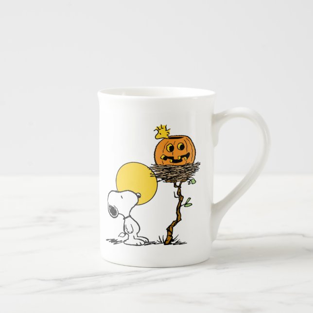 Snoopy und Holznest mit Jack O' Lantern Prozellantasse (Rechts)