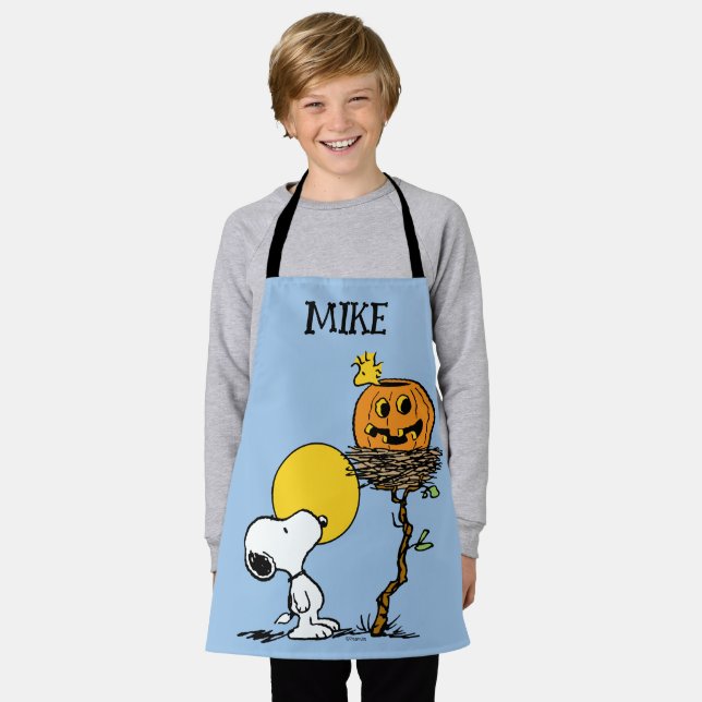 Snoopy und Holznest mit Jack O' Lantern Schürze (Getragen)