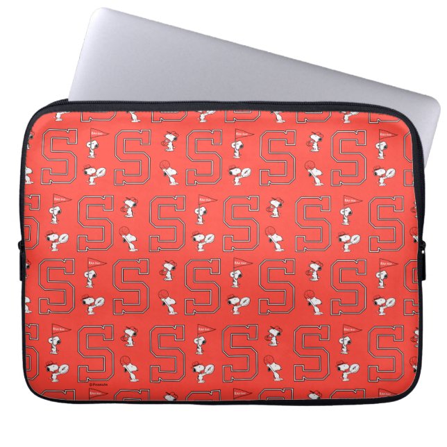 Snoopy Varsity Sports Pattern Laptopschutzhülle (Vorderseite)