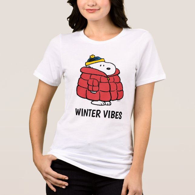Snoopy Winter in Puffer Coat Tri-Blend Shirt (Vorderseite)