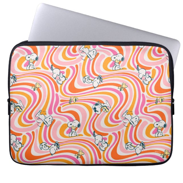 Snoopy & Woodstock Groovy Vibes Orange Muster Laptopschutzhülle (Vorderseite)