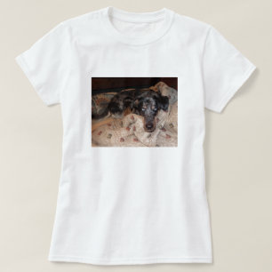 Snoozing Catahoula Leopard-Hund T-Shirt