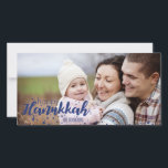 Snow Bubbles Happy Hanukkah Foto Card Feiertagskarte<br><div class="desc">Die niedliche und stilvolle Snow Bubbles Happy Hanukah Foto Card ist perfekt für Ihre Kartenausgabe in dieser Urlaubssaison. Hat passendes Zubehör.</div>