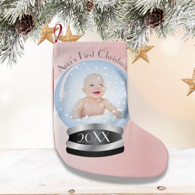 Snow Globe Pink Girl Baby's 1. Weihnachts-Foto Kleiner Weihnachtsstrumpf (Snow Globe Pink Girl Baby's 1st Christmas Photo Small Christmas Stocking)