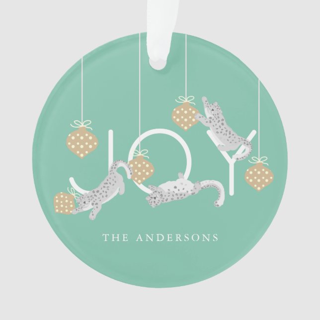 Snow Leopards & JOY Green Christmas Foto Ornament (Vorderseite)