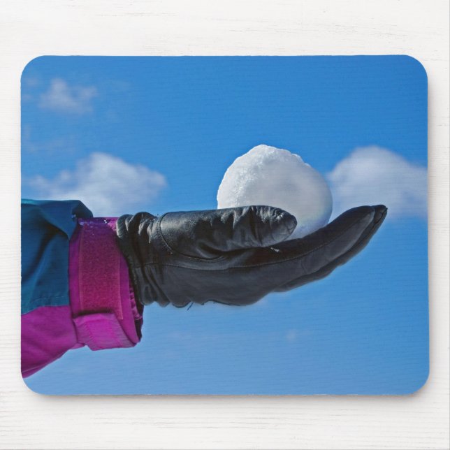 snowball in glove hand mousepad (Vorne)