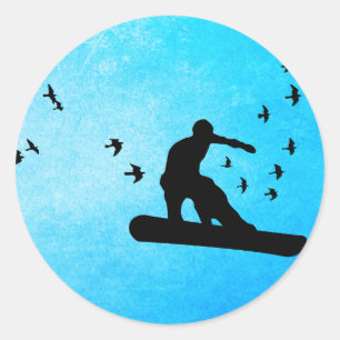 Snowboard mit Vögeln. Runder Aufkleber