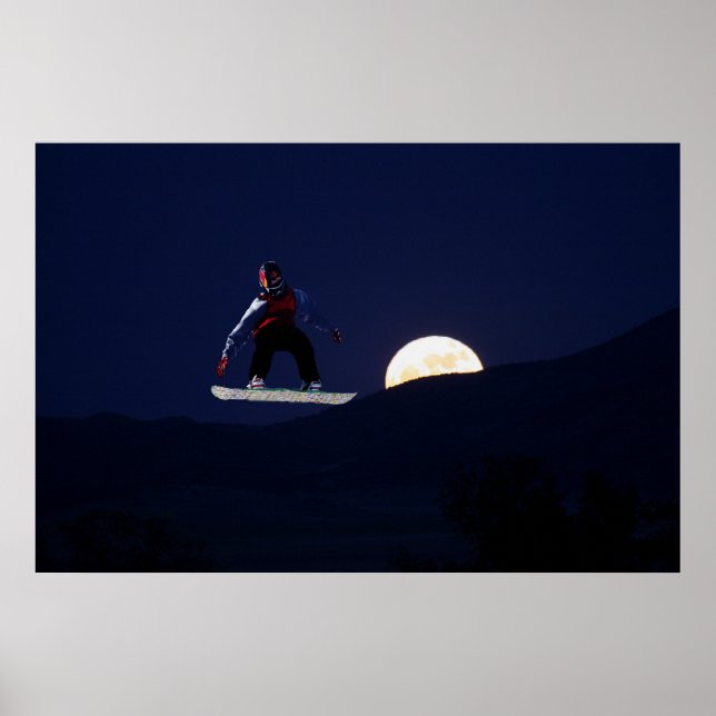 Snowboard über dem Vollmondplakat Poster (Vorne)