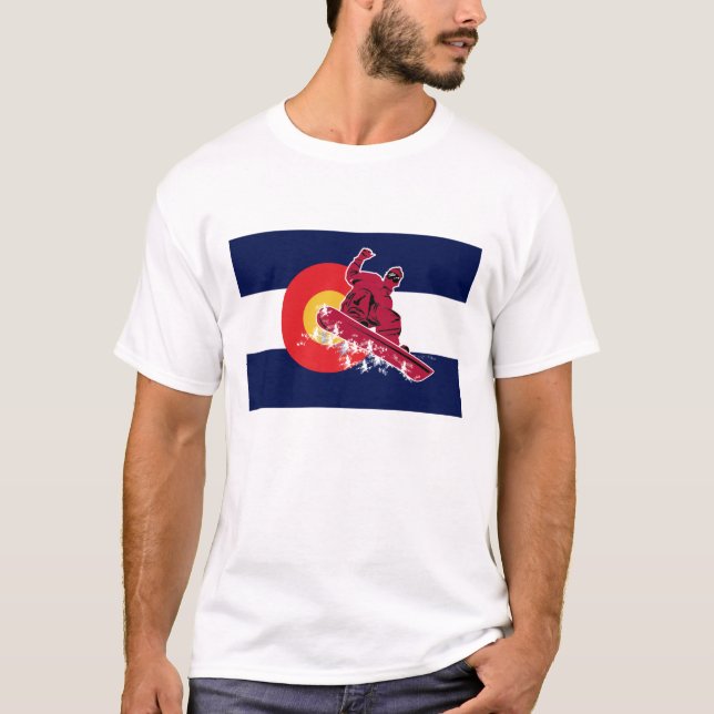 Snowboarder in Colorado Flag T-Shirt (Vorderseite)
