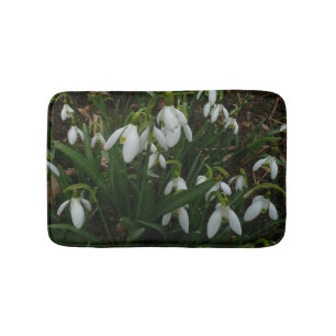 Snowdrops I (Galanthus) Weiße Frühlingsblumen Badematte