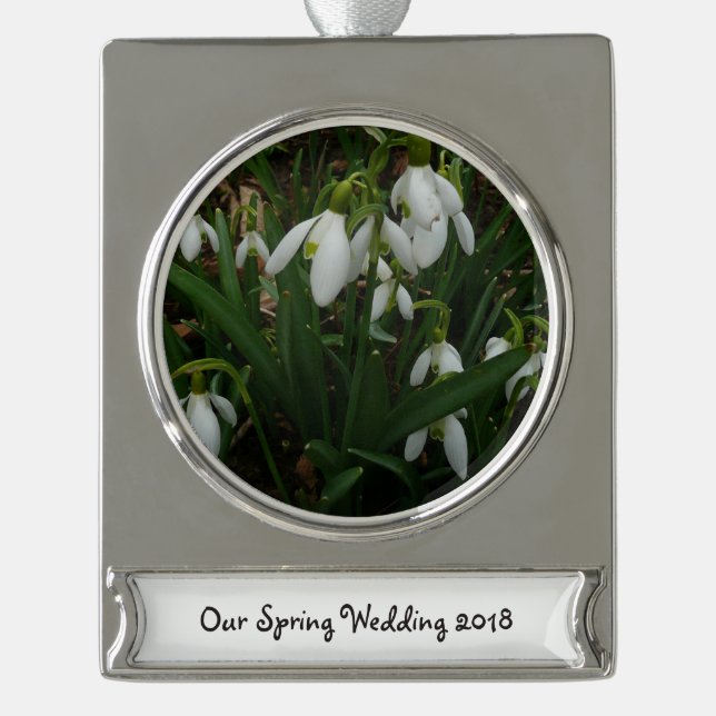 Snowdrops I (Galanthus) Weiße Frühlingsblumen Banner-Ornament Silber (Vorderseite)