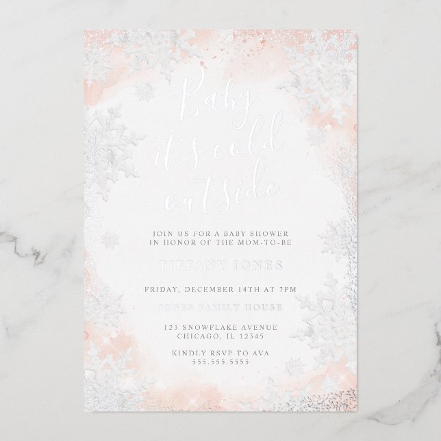 Snowflake Baby es ist kalt draußen Babydusche Folieneinladung (Vorderseite)