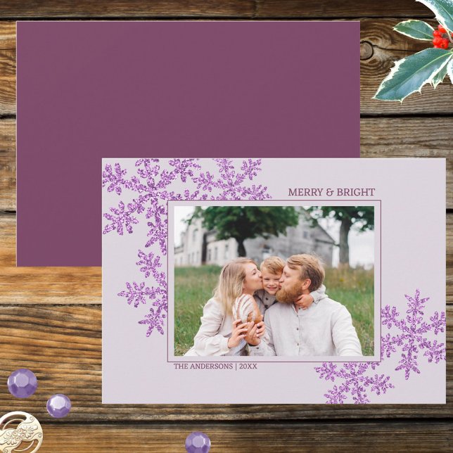 Snowflake Lila Glam Elegantes Foto Feiertagskarte (This Christmas color trend is PURPLE and these custom Christmas cards feature your favorite photo)