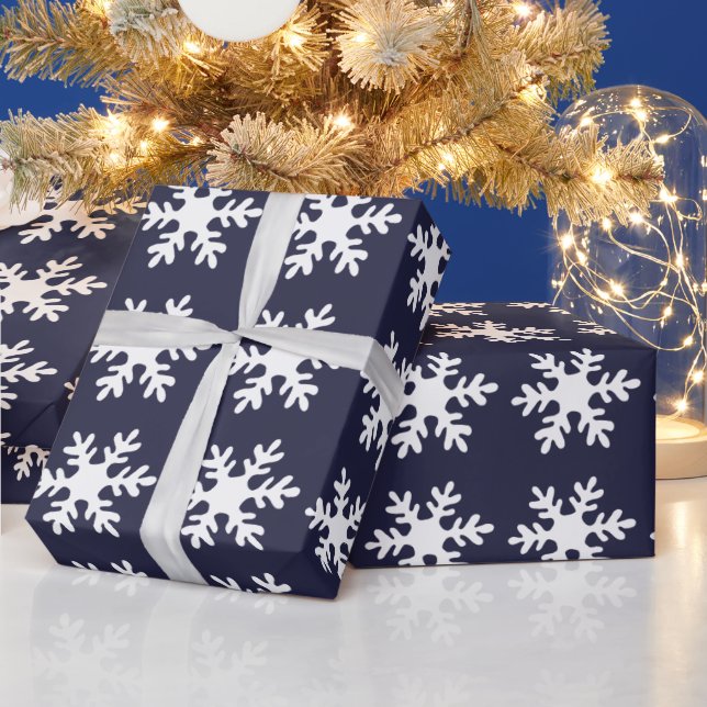 Snowflake Pattern Navy Blue Holiday Geschenkpapier (Feiertage)