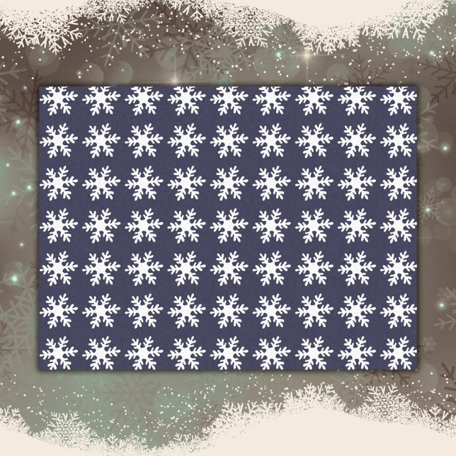 Snowflake Pattern Navy Blue Holiday Seidenpapier (Von Creator hochgeladen)