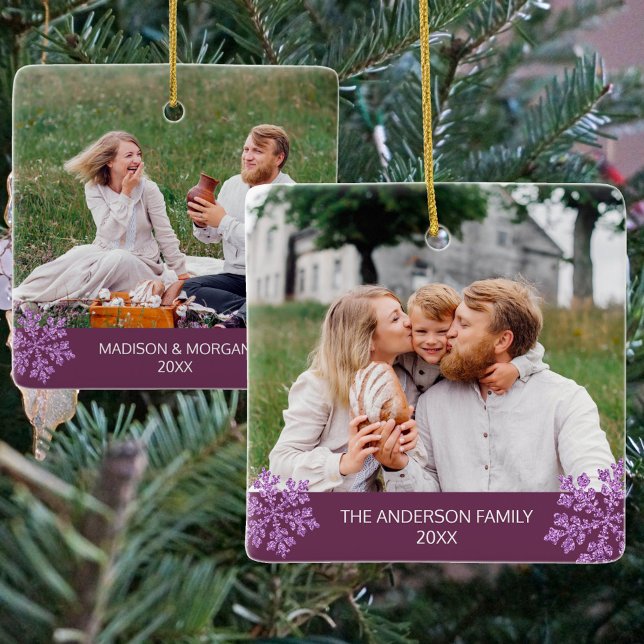 Snowflake Plum Bling Trendy 2 Foto Weihnachten Keramikornament (Personalized 2 photo ceramic Christmas ornaments in dark purple with purple faux glitter snowflakes)