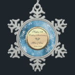 Snowflakes Blue Diamond 10. Hochzeitstag Schneeflocken Zinn-Ornament<br><div class="desc">Schneeflocken auf blauem Hintergrund mit goldenem Diamant 10. Hochzeitssornament.</div>