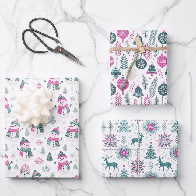 Snowman and Reindeers Patterns in Pink and Green Geschenkpapier Set (Vorderseite)