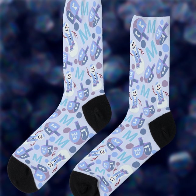 Snowman Dreidels Fügen Sie Ihre Monogram Niedlich  Socken (Add your monogram initial to these cute Hanukkah socks with snowmen and dreidels)