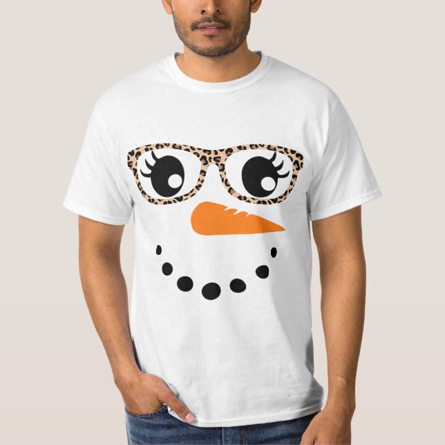 Snowman Face Carrot Nose Eyelashes Leopard Glasses T-Shirt (Vorderseite)