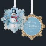 Snowman Gold Frohe Weihnachtsgrüße Ornament Karte<br><div class="desc">Blauer und goldener Weihnachtsschmuck/Gruß mit einem niedlichen Schneemann mit schwarzem Top-Hut und Büffel kariertem Schal. Personalisieren Sie den Rücken mit Ihrem Gruß und jedem anderen Text,  den Sie wählen. Kontaktieren Sie mich,  um Hilfe bei Ihren Anpassungen zu erhalten oder um zusätzliche Matching- oder Koordinierungsprodukte anzufordern.</div>