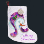 Snowman mit Hat Christmas Strumpf Kleiner Weihnachtsstrumpf<br><div class="desc">Weihnachts-Strümpfe mit Happy Snowman In Lila rosa Beanie Winter Hat Spaß Weihnachtsgemälde Sammlung Weihnachtsmann Strumpf - oder wählen / Fügen Sie Ihren einzigartigen Text / Name / Farbe - Make Your Special Gift - Neu vergrössern und verschieben oder entfernen / Elemente hinzufügen - Bild / Text mit Anpassungstool. Malerei und...</div>
