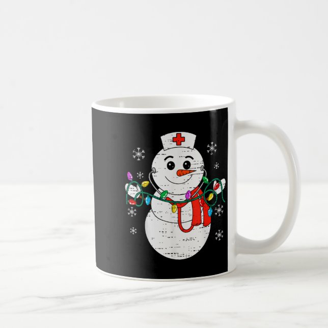 Snowman Nurse Christmas Stethoscope Xmas Scrub Top Kaffeetasse (Rechts)