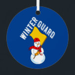 Snowman Wintergarde Ornament Aus Metall<br><div class="desc">Wintergartentext mit einem Schneemann,  der eine Flagge trägt und einen Schal mit Fahnen trägt,  ist ein humorvolles Wachtdesign für Farb- und Winterwacher an Geburtstagen und Feiertagen</div>