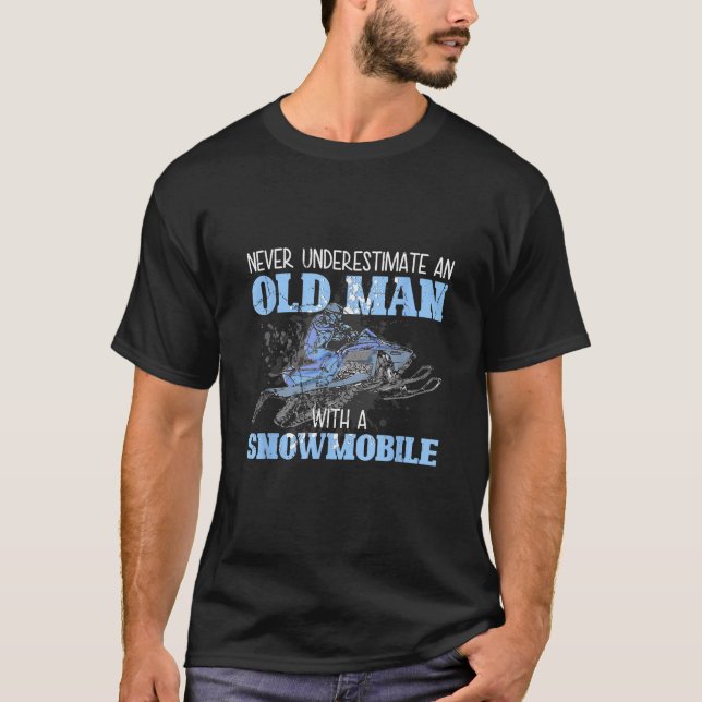 Snowmobile Gear Old Man Beard Snowmobile Helmet Sn T-Shirt (Vorderseite)
