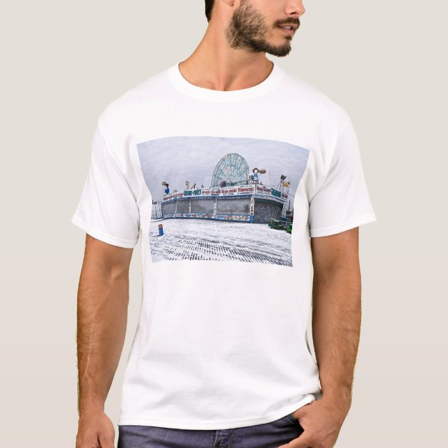Snowy Coney Island T-Shirt (Vorderseite)