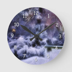 Snowy Forest Winter Wonderland Runde Wanduhr