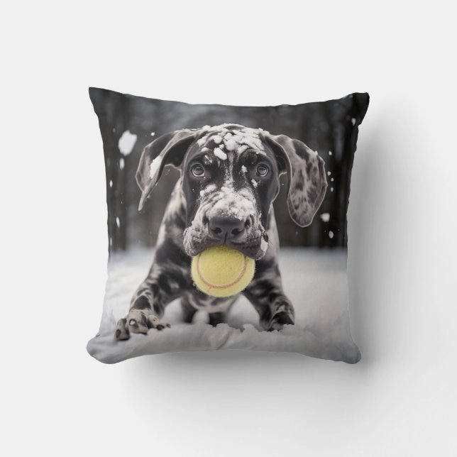 🐕 Snowy Great Dane Welpe mit 🎾 Tennisbällen Kissen (Vorderseite)