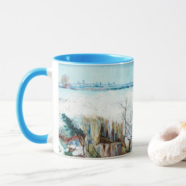 Snowy Landscape with Arles by Vincent van Gogh Tasse (Mit Donut)