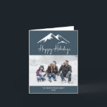 Snowy Mountain Blue Happy Holidays Foto Weihnachte Feiertagskarte<br><div class="desc">Schicken Sie Ihren Freunden und Familie diesen schneebedeckten Weihnachtsurlaub in den Bergen,  gefaltet Fotokarte in blau - sie werden sicher sein,  dies in ihrer Zuhause während der ganzen Saison zu schätzen!</div>