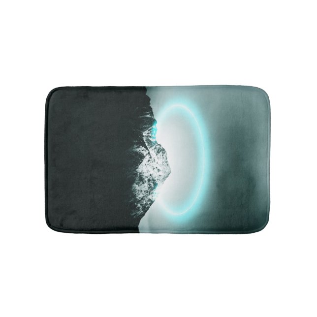 Snowy mountain mysterious blue neon light badematte (Vorderseite)