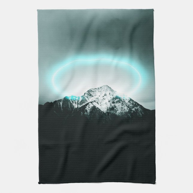 Snowy mountain mysterious blue neon light geschirrtuch (Vertikal)