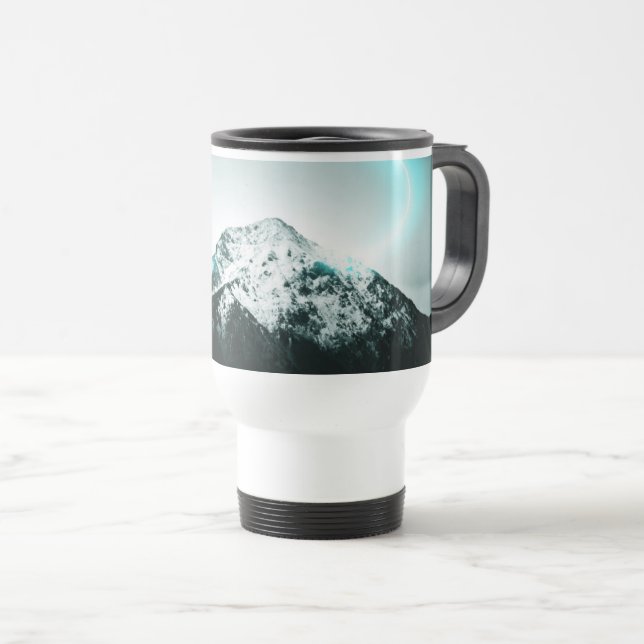 Snowy mountain mysterious blue neon light reisebecher (VorderseiteRechts)